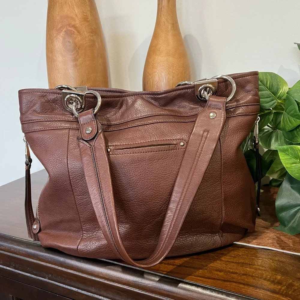 B. Makowsky Large Leather Shoulder Tote Bag - Picture 3 of 13